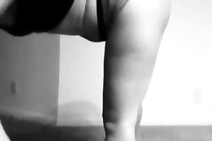 My 1st twerking movie featuring my soaked butt