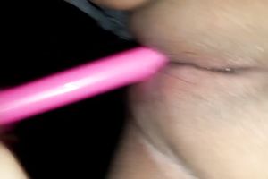 I use pink stick toy to polish my hairless admirable twat for agonorgasmos