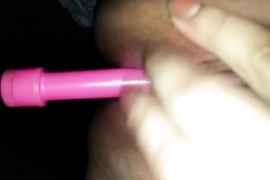 I use pink stick toy to polish my hairless admirable twat for agonorgasmos