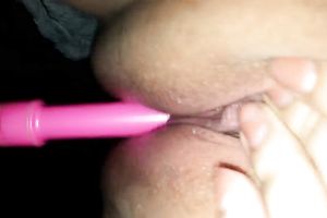 I use pink stick toy to polish my hairless admirable twat for agonorgasmos