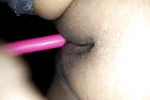 I use pink stick toy to polish my hairless admirable twat for agonorgasmos