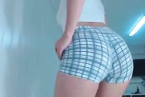 Awesome face hole watering cam supergirl went solo and bragged of curves