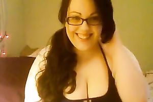 My weird chunky dark brown GF sucks her own soles on cam