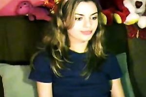 Stunning livecam hoe with pretty face shows me her boobies