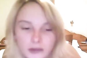 Auburn webcam nympho with natural billibongs stood on knees and gave amazing BJ