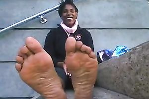 My chocolate girlfriend's hot feet are driving me avid
