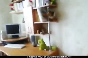 This sex hungry hooker knows how to combine BJ with shlong wanking techniques