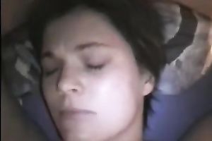 Submissive brunette hair cutie gives me a head until I spunk fountain on her face