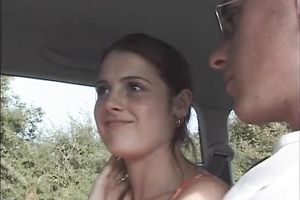 Amateur cutie demonstrates her cock-sucking skills in a car