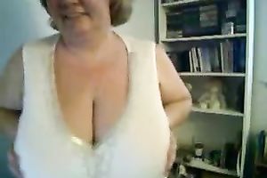 Mature short haired whorable white wife was exposing my buddy her bra buddies