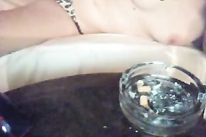 Seductive anonymous hottie demonstrates her body on livecam