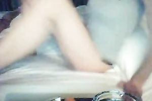 Seductive anonymous hottie demonstrates her body on livecam