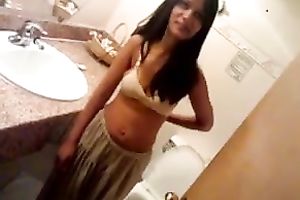 This bodacious Pakistani prostitute is a huge fan of her job