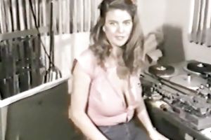 Busty honey got her slit finger drilled in front of the camera