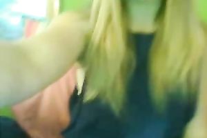 Blonde beautiful girlie had no thing against showing her pink pussy