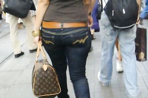 Following this bootyfull playgirl in a single minded persuit