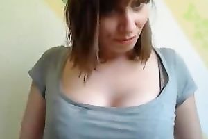 Cute and natural gal bare me her cleavage during the time that posing on cam