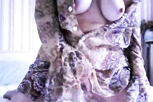 Mature French mamma joyfully exposes me her natural juggs