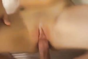 My bootylicious sunburnt dark brown desire me to cum on her face