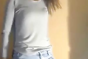 This web camera model has all the right asses so it is safe to say this babe is hawt