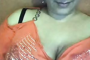 Mature dark skin Mexican white lady flashes her large hairless love tunnel