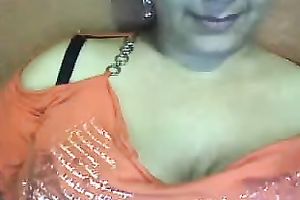 Mature dark skin Mexican white lady flashes her large hairless love tunnel