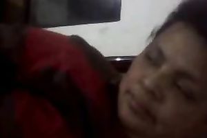 Mature dilettante bulky lady on cam flashing her privates