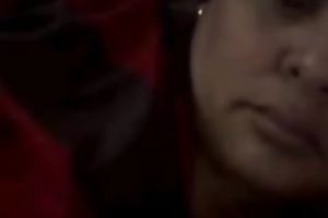 Mature dilettante bulky lady on cam flashing her privates