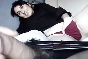 Cute Indian amateur wife gives quick head to her stud