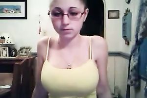 Torrid and cute nerdy girlie jams and brags of her large boobies on cam