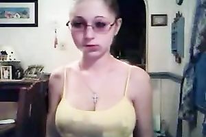 Torrid and cute nerdy girlie jams and brags of her large boobies on cam