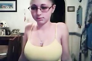 Torrid and cute nerdy girlie jams and brags of her large boobies on cam