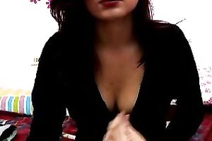 Webcam dark brown chick shows her pantoons and fingers her vagina