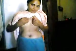 Old and slutty woman did not refuse to show me her tits