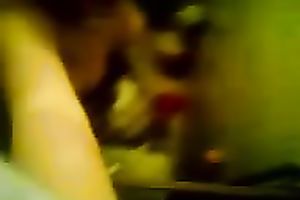 Females student masturbates in the crapper with camera on