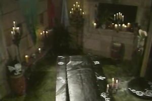 This lewd golden-haired with fine round mambos loves masturbating in sofa