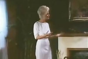 Seductive dark brown chick bonks passionately in a missionary position