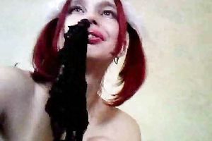 Ugly redhead web camera skank diddles and fist bonks her large shaggy cookie