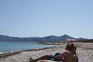 Auburn lewd white wife in sunglasses provided my buddy with a priceless BJ on beach