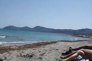 Auburn lewd white wife in sunglasses provided my buddy with a priceless BJ on beach