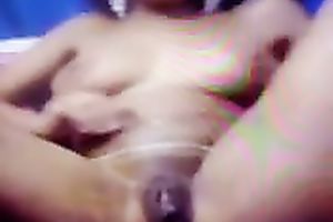 Thickalicious ebony doxy masturbates her warm fur pie on livecam