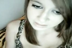 Playful livecam model with wonderful round titties is masturbating