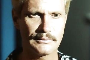 Kinky and hawt blond and brunette hair angels on the daybed