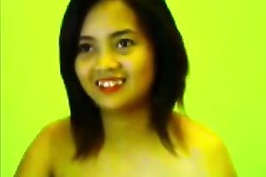 All natural exotic brunette livecam bitch flashed and played with her mangos