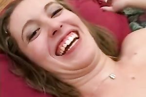 Charming nympho acquires her sweet pussy expertly eaten out