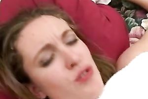 Charming nympho acquires her sweet pussy expertly eaten out