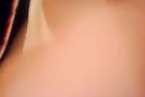 English girlfriend reaches creamy agonorgasmos during the time that masturbating