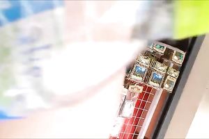 You need to have sufficiently Ninjutsu to spy on sexy babes in hawt bikinis