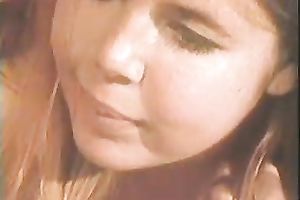 Milfie cute wifey sucks 10-Pounder like it is the majority delightsome lolipop