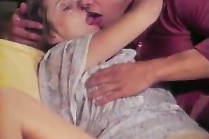 Sexy babe loved the way her geek friend gave this chab a rug munch